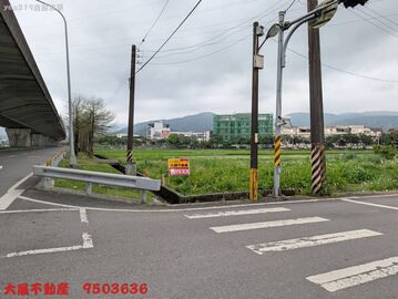 臨國五760三面臨路農地